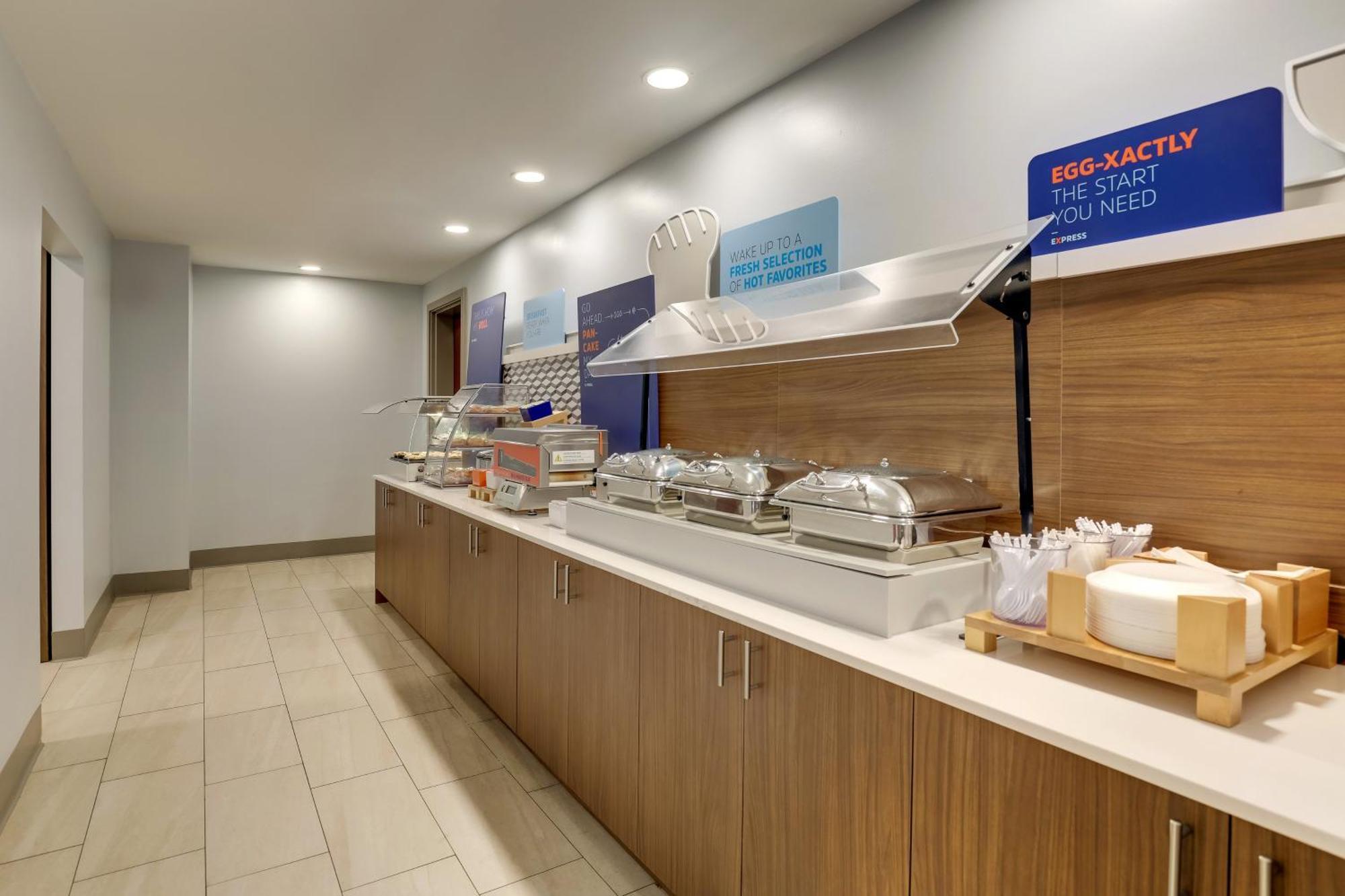 西南莱克星顿尼古拉斯维尔快捷假日酒店 外观 照片