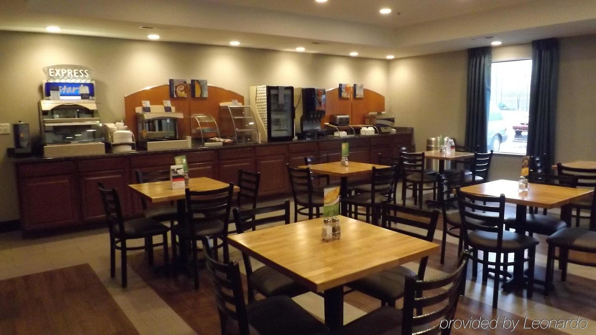 西南莱克星顿尼古拉斯维尔快捷假日酒店 外观 照片